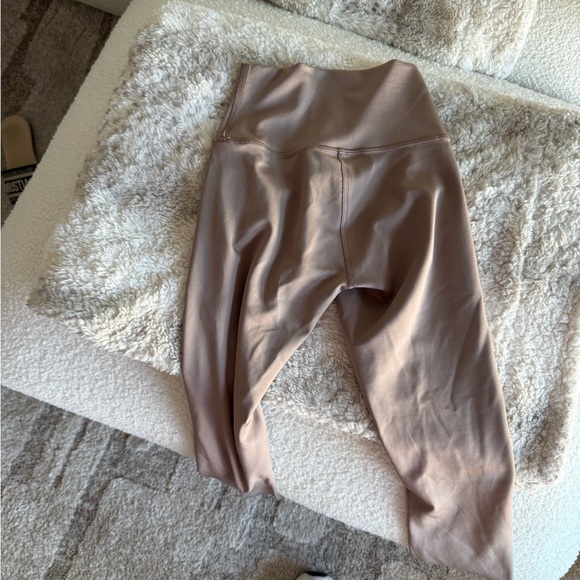 ALO Yoga Women's Tan Leggings - Picture 3 of 5